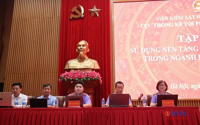 Các báo cáo viên Cục 2 trực tiếp trao đổi, trả lời và hướng dẫn tại Hội nghị.