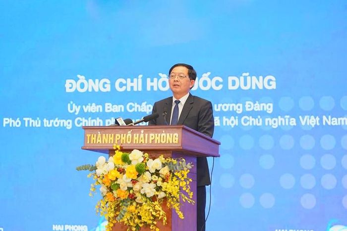 Phó Thủ tướng Chính phủ Hồ Quốc Dũng phát biểu chỉ đạo tại Diễn đàn Logistics vùng Đồng bằng sông Hồng. Ảnh: ĐT