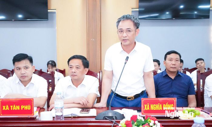 Bí thư Đảng uỷ, Chủ tịch HĐND xã Nghĩa Đồng Nguyễn Văn Thực kiến nghị một số nội dung nâng cao chất lượng hoạt động HĐND cấp xã. Ảnh: Mai Hoa