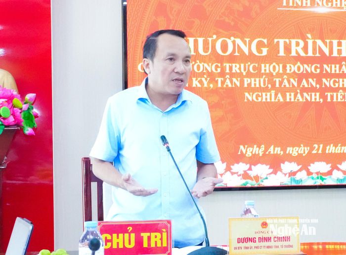 Đồng chí Dương Đình Chỉnh - Ủy viên Ban Thường vụ Tỉnh uỷ, Phó Chủ tịch Thường trực HĐND tỉnh phát biểu kết luận cuộc làm việc. Ảnh: Mai Hoa