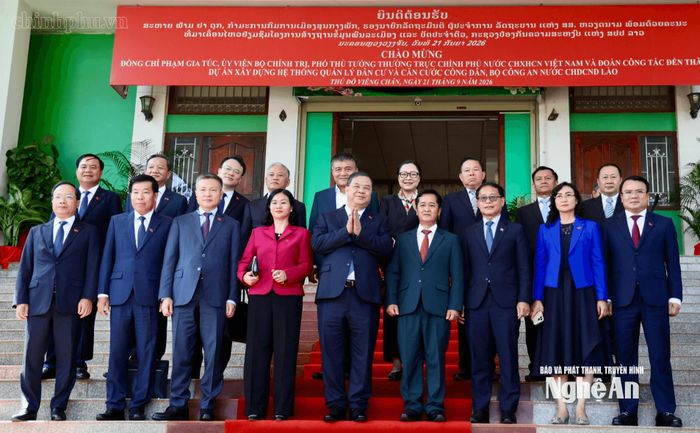 Đoàn đại biểu Việt Nam tại Trung tâm quản lý dữ liệu dân cư và căn cước công dân. Ảnh: Khánh Thục