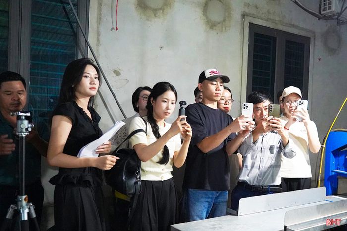Đội ngũ Tik Tok Việt Nam, Meta Ecom Uni đồng hành, hỗ trợ các địa phương triển khai chương trình "Địa phương số".