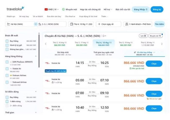 Traveloka hỗ trợ so sánh lịch bay và mức giá giữa nhiều lựa chọn.