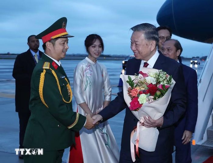 Tổng Bí thư, Chủ tịch nước Tô Lâm đến New York, bắt đầu chuyến tham dự Phiên thảo luận cấp cao Đại hội đồng Liên hợp quốc Khóa 81 và hoạt động song phương tại Hoa Kỳ. (Ảnh: Thống Nhất/TTXVN)