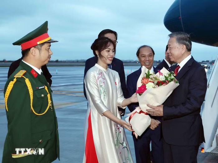 Tổng Bí thư, Chủ tịch nước Tô Lâm đến New York, bắt đầu chuyến tham dự Phiên thảo luận cấp cao Đại hội đồng Liên hợp quốc Khóa 81 và hoạt động song phương tại Hoa Kỳ. (Ảnh: Thống Nhất/TTXVN)