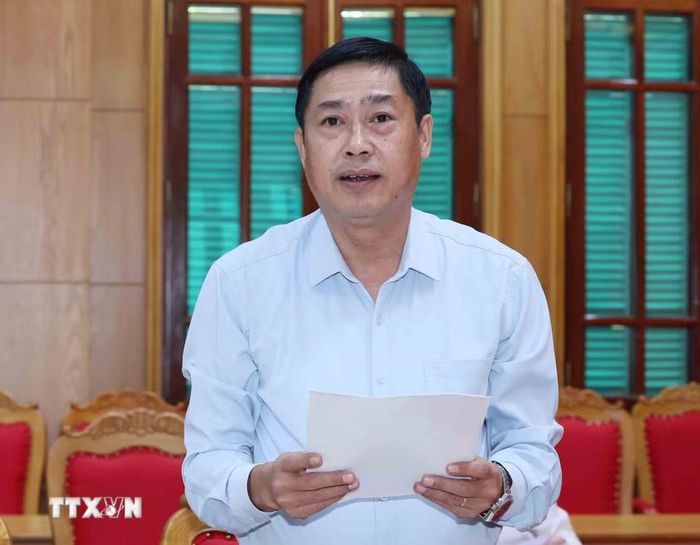 Đồng chí Nguyễn Hữu Đông, Ủy viên Trung ương Đảng, Phó Trưởng Ban Tổ chức Trung ương, Chủ nhiệm Ủy ban Công tác đại biểu của Quốc hội, Phó Trưởng đoàn kiểm tra, giám sát số 220 thông báo dự thảo kết quả kiểm tra, giám sát. (Ảnh: Phương Hoa/TTXVN)