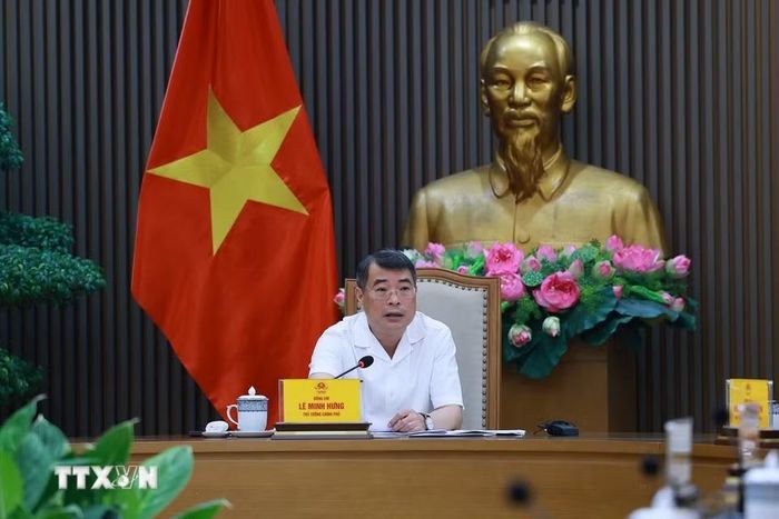 Thủ tướng Lê Minh Hưng chủ trì cuộc họp với lãnh đạo Bộ Giáo dục và Đào tạo và các bộ, ngành về phát triển giáo dục và đào tạo. (Ảnh: Dương Giang/TTXVN)
