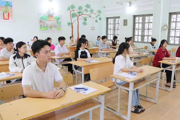 Thí sinh dự thi tốt nghiệp Trung học phổ thông. (Ảnh: TTXVN)