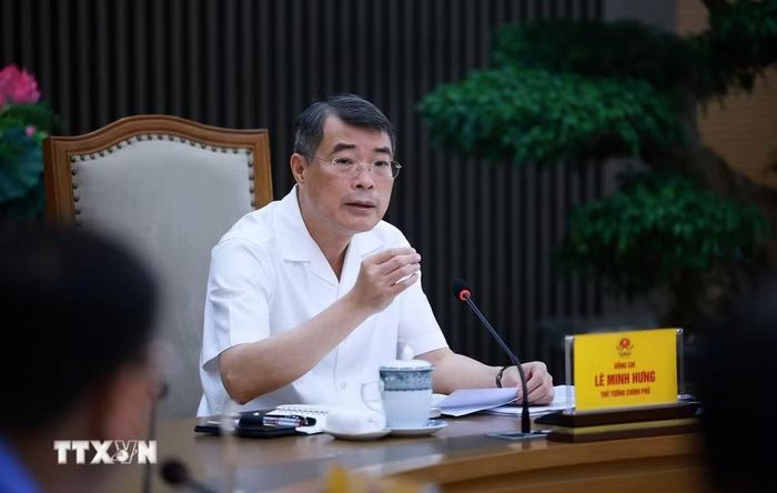 Thủ tướng Lê Minh Hưng chủ trì cuộc họp với lãnh đạo Bộ Giáo dục và Đào tạo và các bộ, ngành về phát triển giáo dục và đào tạo. (Ảnh: Dương Giang/TTXVN)