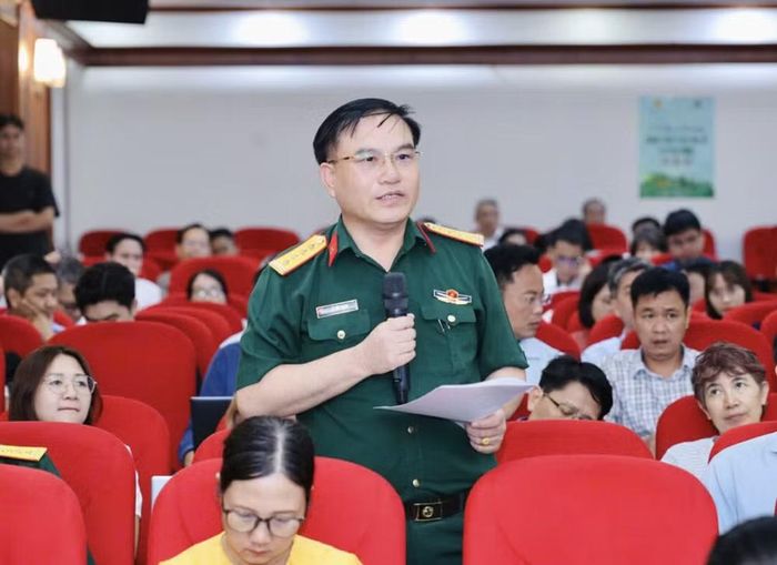 Các đại biểu trao đổi tại tọa đàm. (Ảnh: Vietnam+)