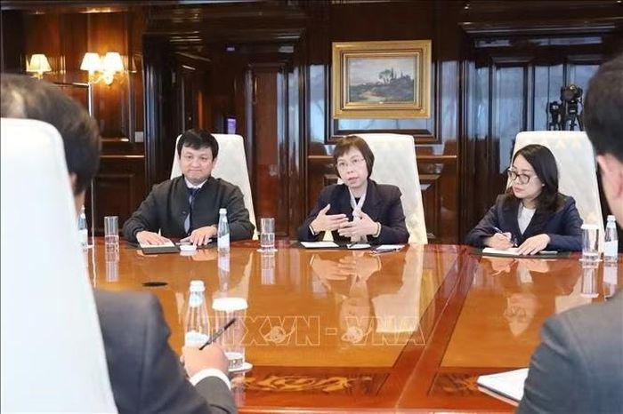 Tổng Giám đốc TTXVN Vũ Việt Trang làm việc với Chủ tịch Hãng thông tấn Yonhap Hwang Dae-ill. Ảnh: Văn Hiếu /PV TTXVN tại Nga