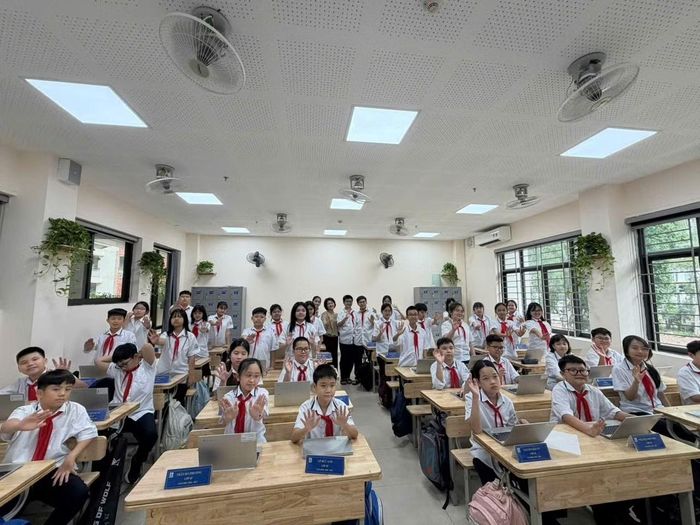 Trường THCS Giảng Võ đang từng bước thúc đẩy chuyển đổi số giáo dục thông qua mô hình "Lớp học số Google". Ảnh: Lê Vân