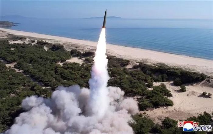 Một vụ phóng tên lửa đạn đạo tầm ngắn của Triều Tiên. Ảnh tư liệu: Yonhap/TTXVN phát