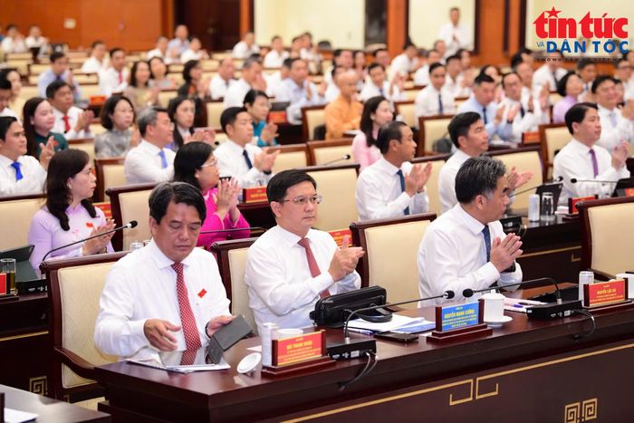 Các đại biểu tham dự kỳ họp HĐND TP Hồ Chí Minh vào sáng 21/9.