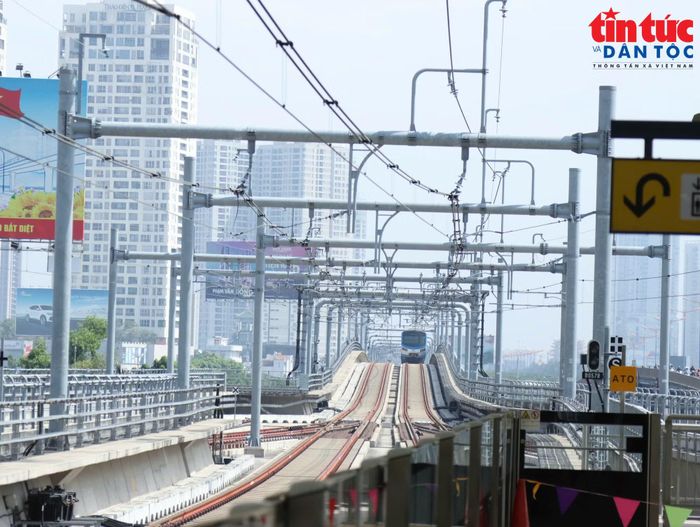 Phát triển hạ tầng giao thông đặt ra yêu cầu đa dạng hóa nguồn vốn đầu tư tại TP Hồ Chí Minh. Ảnh: Hải Yên