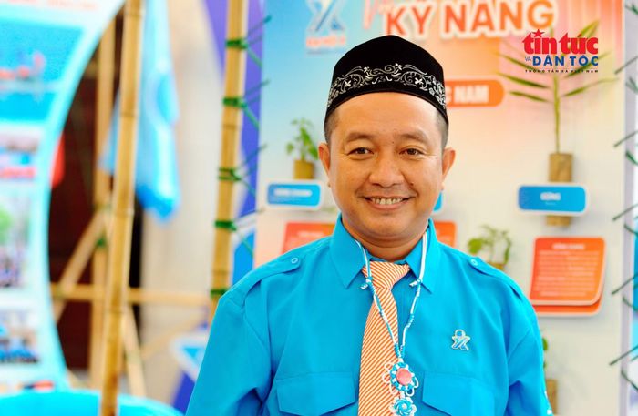 Anh Arifin, đại diện Chi hội thanh niên dân tộc ở phường Dĩ An.