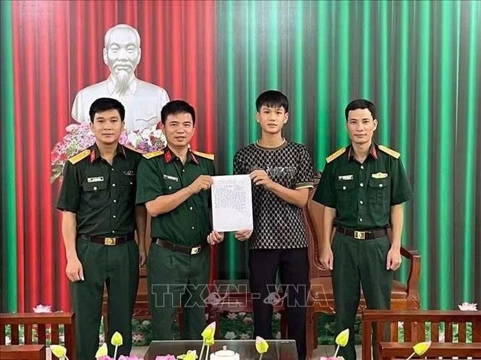 Những lá đơn tình nguyện không chỉ thể hiện ý thức, trách nhiệm của tuổi trẻ, mà còn lan tỏa tinh thần xung kích, sẵn sàng lên đường thực hiện nghĩa vụ quân sự..