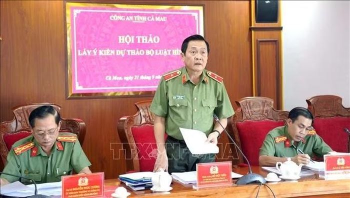 Thiếu tướng Hồ Việt Triều, Giám đốc Công an tỉnh Cà Mau phát biểu tại Hội thảo.