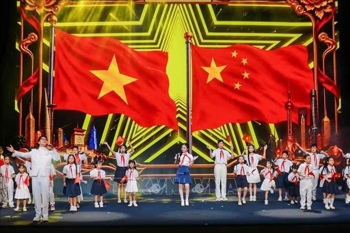 Chương trình nghệ thuật đặc sắc, thắm tình hữu nghị láng giềng Việt - Trung. Ảnh: Khánh Hoà/TTXVN