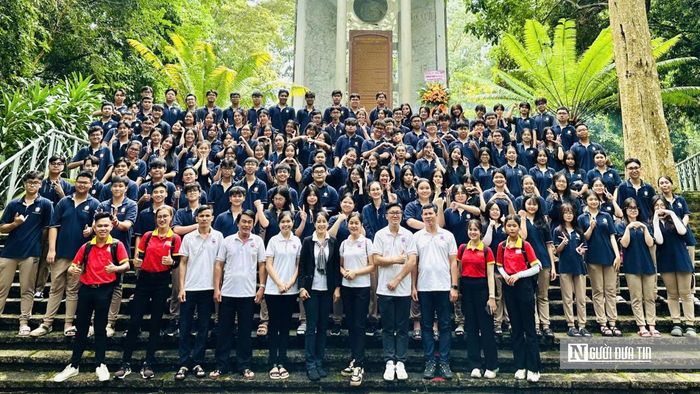 Học sinh tham gia hoạt động trải nghiệm, tìm hiểu giá trị lịch sử, văn hóa và thiên nhiên tại Chiến khu Đ.
