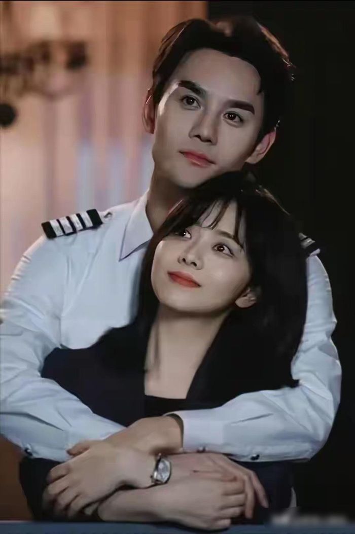 Đàm Tùng Vận và Vương Khải rong phim Hướng Gió Mà Đi.