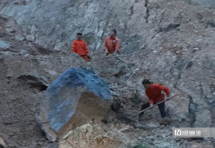 Thi công khắc phục sạt lở Đèo Prenn.