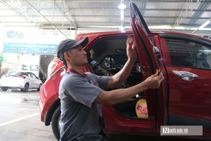 Các nhân viên kỹ thuật tại các cơ sở sửa chữa đang hoạt động liên tục nhằm hoàn thiện việc bảo dưỡng và khắc phục sự cố cho khách hàng.