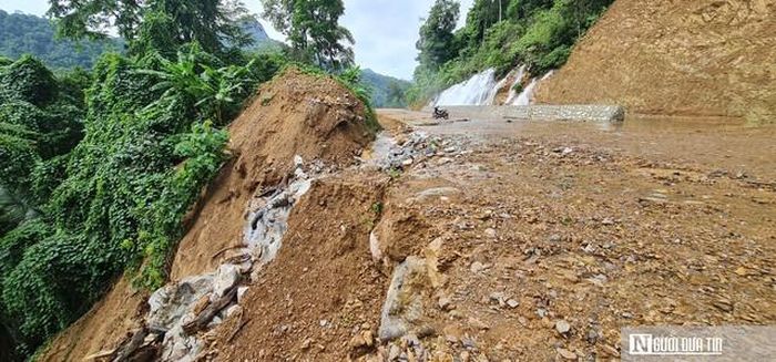 Trong giai đoạn 1, Dự án chủ yếu thực hiện giải phóng mặt bằng, chưa rải thảm mặt đường.