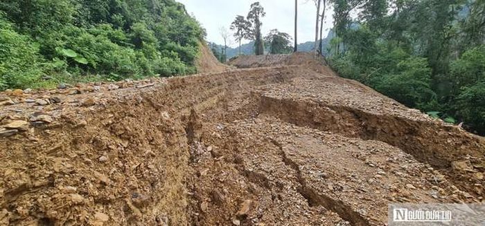 Tại các vị trí này vẫn tiềm ẩn nguy cơ tiếp tục sạt lở, đặc biệt trong trường hợp xuất hiện mưa lớn; đồng thời ảnh hưởng đến an toàn giao thông, an toàn của người và phương tiện lưu thông trên tuyến.