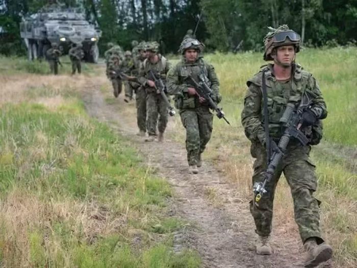 Lục quân Canada diễn tập triển khai lực lượng đối phó Mỹ tấn công. Ảnh: Singtao.