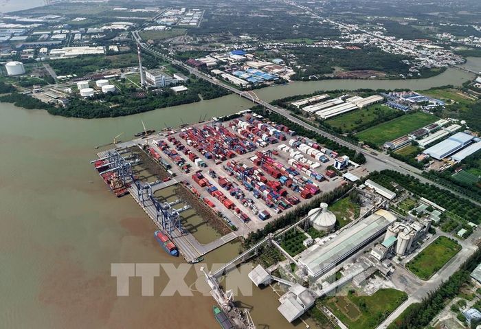 Hạ tầng cảng biển của TP. Hồ Chí Minh đáp ứng yêu cầu liên kết vùng của vùng Đông Nam Bộ. Ảnh: Hồng Đạt - TTXVN
