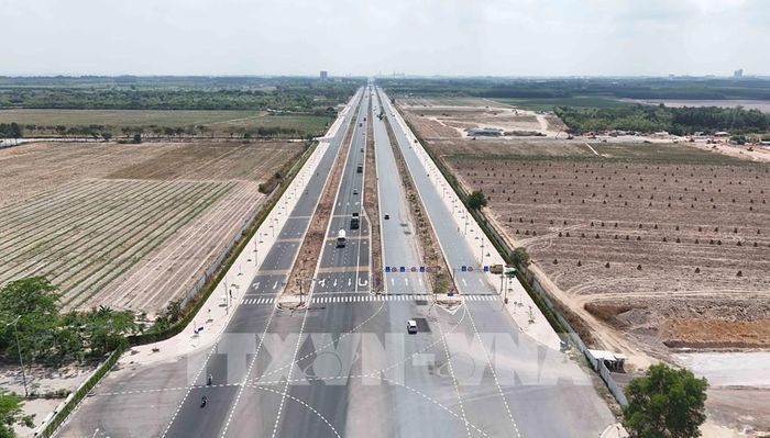 Đường 25B kết nối sân bay Long Thành đang xây dựng. Ảnh: Công Phong - TTXVN