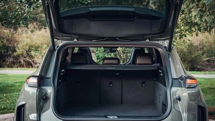 Nội thất của Cayenne Electric 2027.
