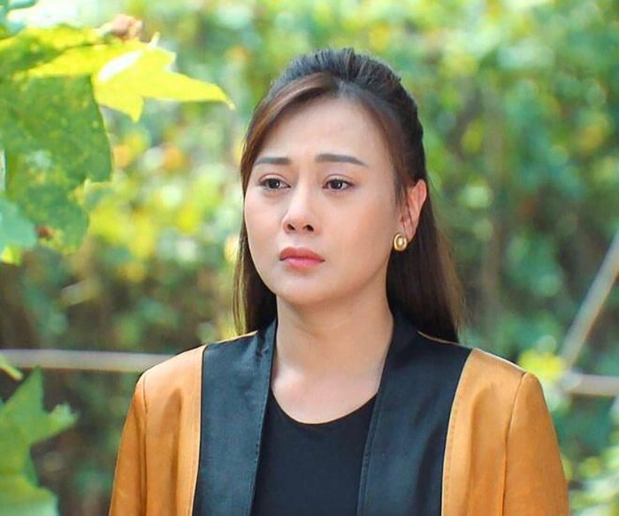 Phương Oanh ở tuổi 37 dường như đang bước vào một giai đoạn mới, chọn bình yên trong cuộc sống hiện tại.