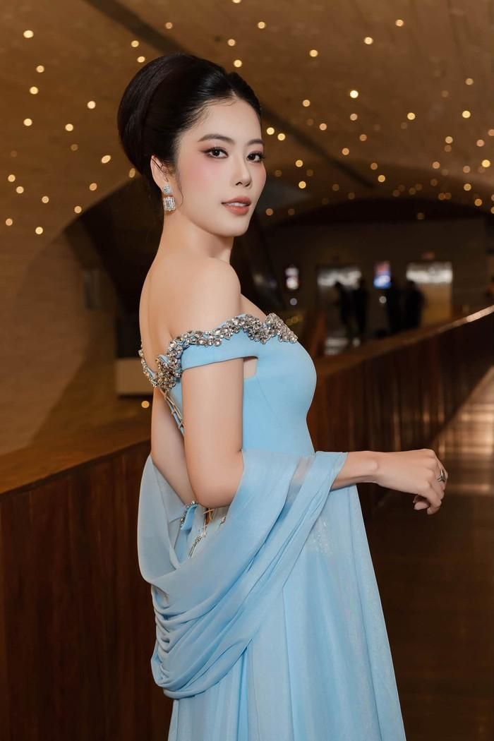 Nam Em duy trì sức hút sau khi đoạt Á khôi 1 Miss Cosmo TP.HCM.