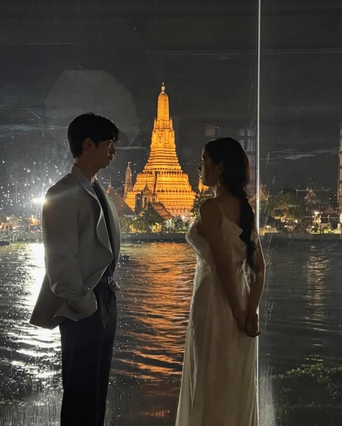 Khoảnh khắc An Eun Jin đứng cạnh Seo Kang Joon gây chú ý.