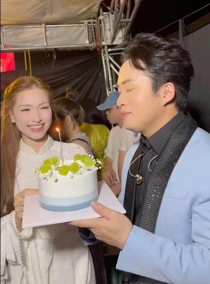 Hòa Minzy và Tùng Dương có mối quan hệ thân thiết.