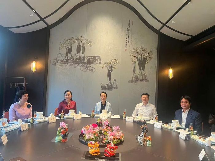 Lãnh đạo thành phố Quảng Châu chiêu đãi đoàn