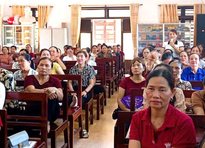Hội LHPN xã Định Hóa tổ chức các hoạt động tập huấn, nâng cao kiến thức, kỹ năng cho hội viên phụ nữ.
