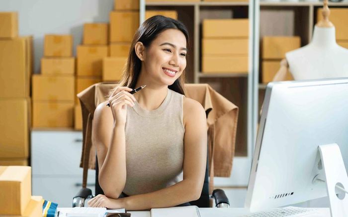 Thương mại điện tử mở ra cơ hội khởi nghiệp cho nhiều phụ nữ. Ảnh minh họa