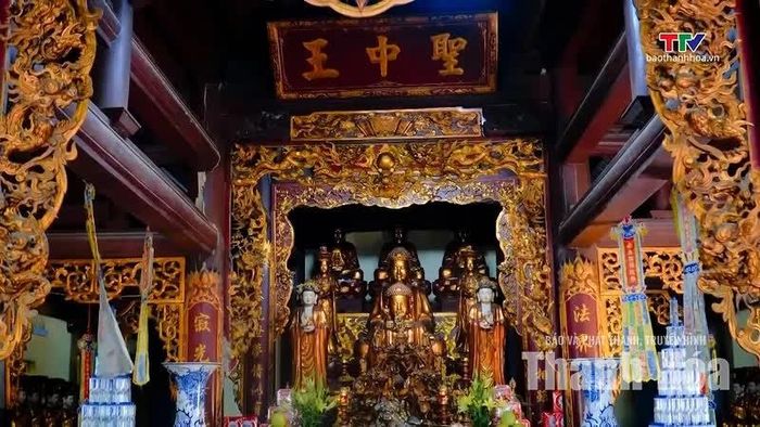 Nét đẹp cổ kính trong không gian Chùa Nổ