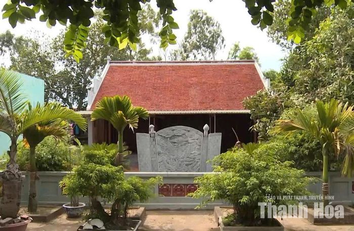 Di tích lịch sử cách mạng nhà Mẹ Tơm (xã Vạn Lộc).