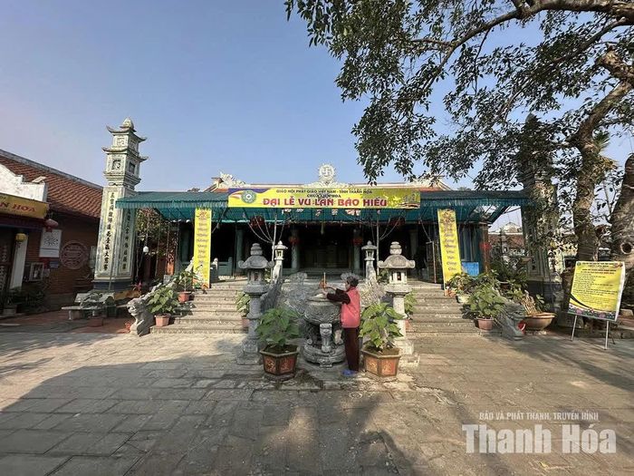 Chùa Liên Hoa (thuộc Khu di tích Diêm Phố).