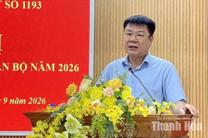 Bí thư Đảng ủy, Chủ tịch HĐND xã Tân Thành Lôi Quang Vũ phát biểu tại buổi làm việc.