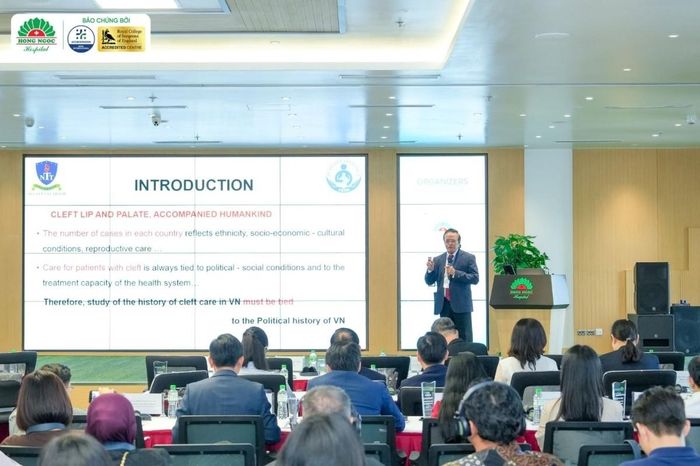 Các chuyên gia và đại biểu tại International Cleft Mastery Summit Hanoi 2026 cùng trao đổi chuyên môn, hướng tới chuẩn hóa quy trình điều trị.  Ảnh: Phúc Trường Minh.