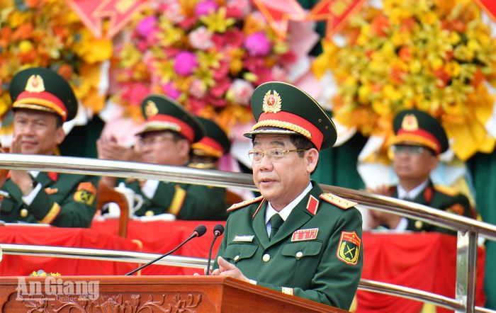 Thượng tướng Nguyễn Văn Gấu phát biểu chỉ đạo buổi lễ.