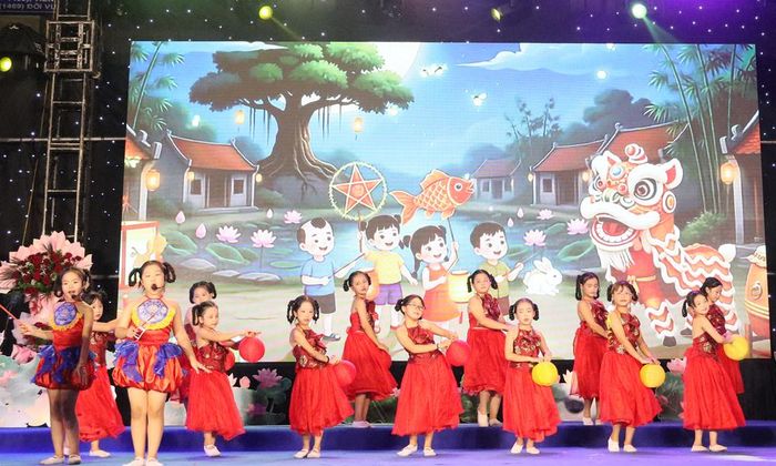  Tiết mục văn nghệ tại chương trình. 