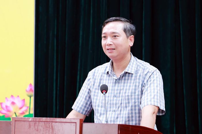  Chủ tịch HĐND thành phố phát biểu tại buổi thăm, tặng quà tại Bệnh viện Sản - Nhi Bắc Ninh số 1. 