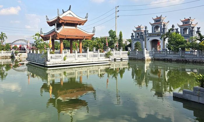  Lễ tưởng niệm được tổ chức tại không gian đền thờ Hán Quận công Thân Công Tài ở tổ dân phố Như Thiết (phường Việt Yên, thành phố Bắc Ninh).  
