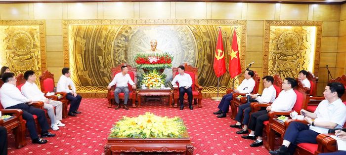Quang cảnh buổi làm việc.